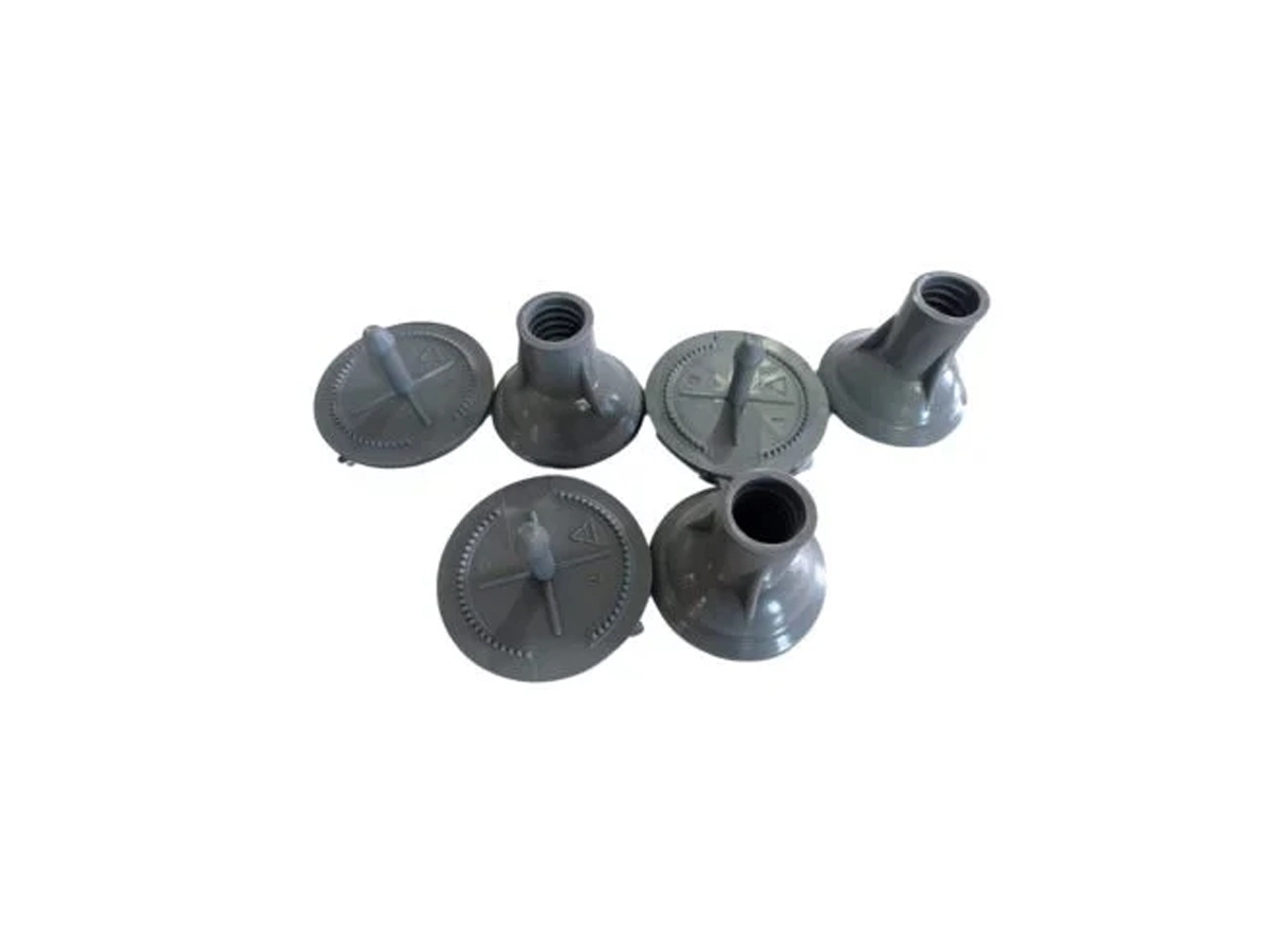 Injection moulded plastic components