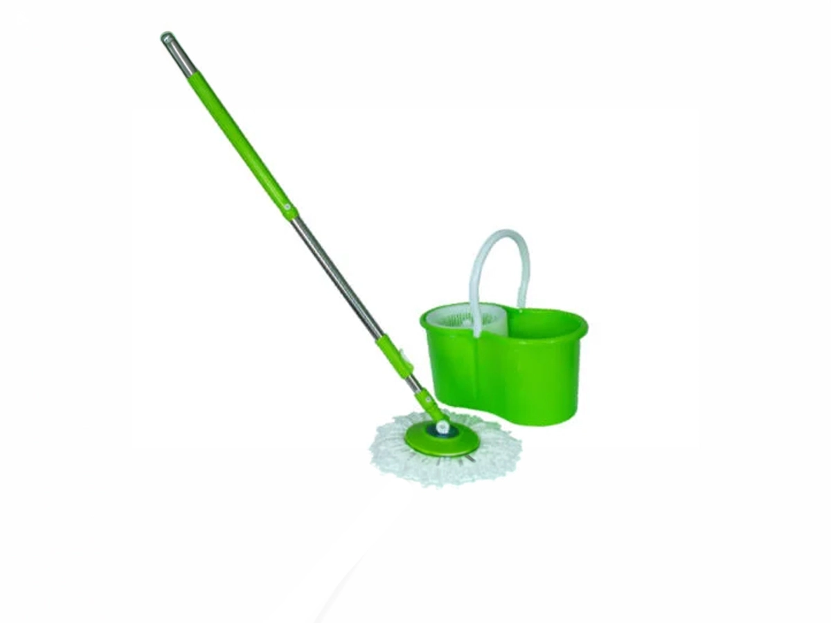 Twin bucket spin mop